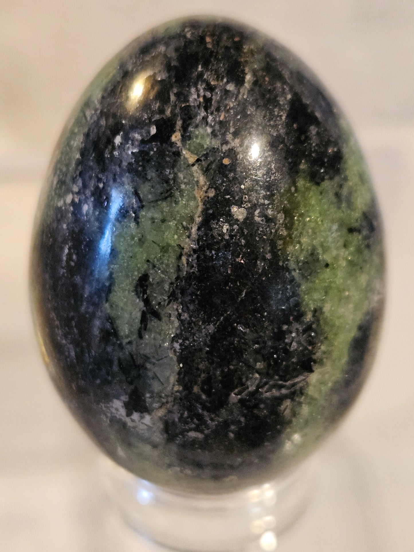 Ruby in Zoisite (Anyolite)[Egg] Tanzania, Africa