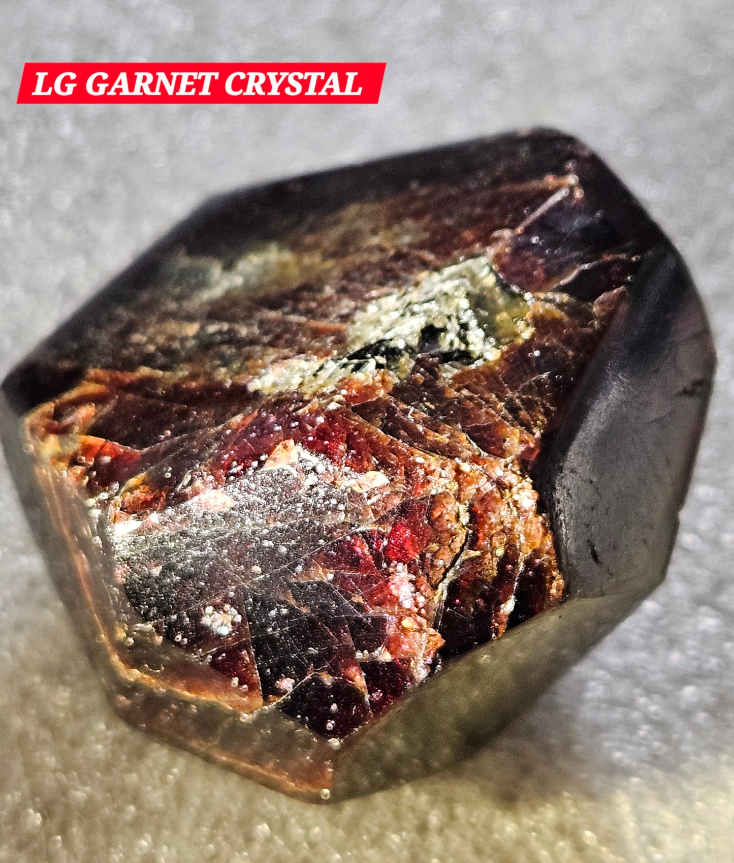 Garnet Crystal Stone-Raw
