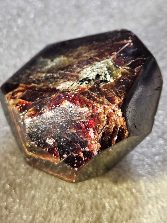 Garnet Crystal Stone-Raw