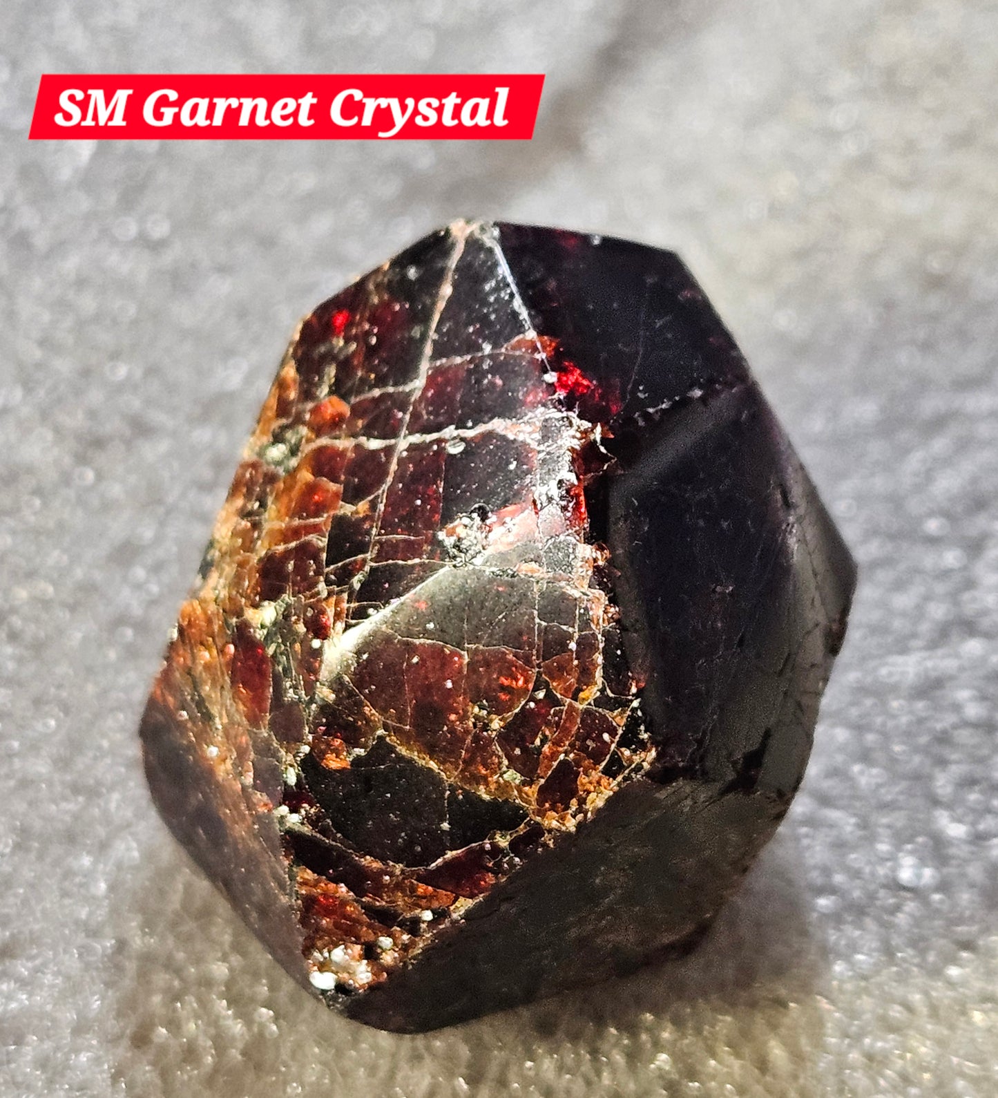 Garnet Crystal Stone-Raw