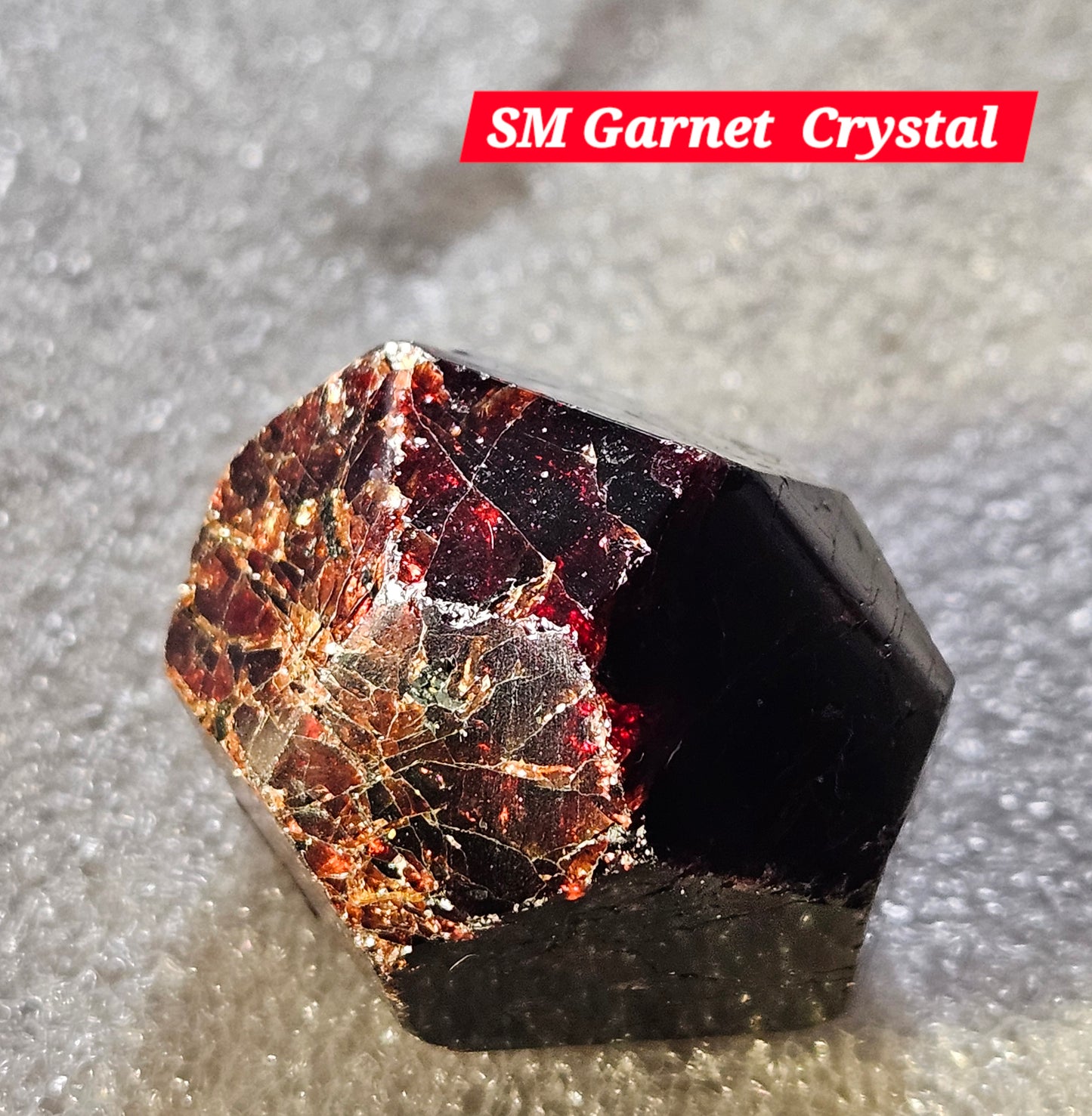 Garnet Crystal Stone-Raw