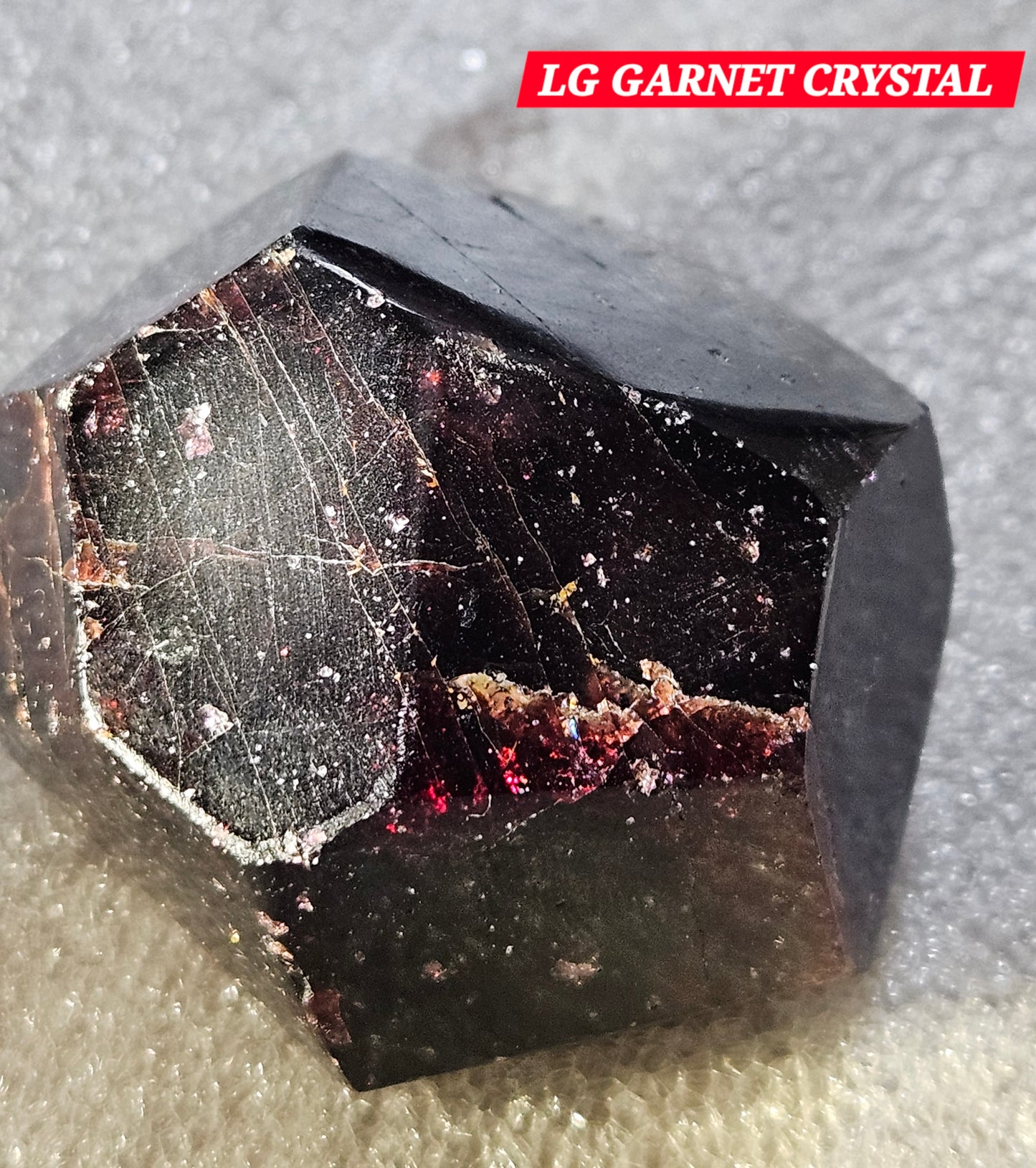 Garnet Crystal Stone-Raw