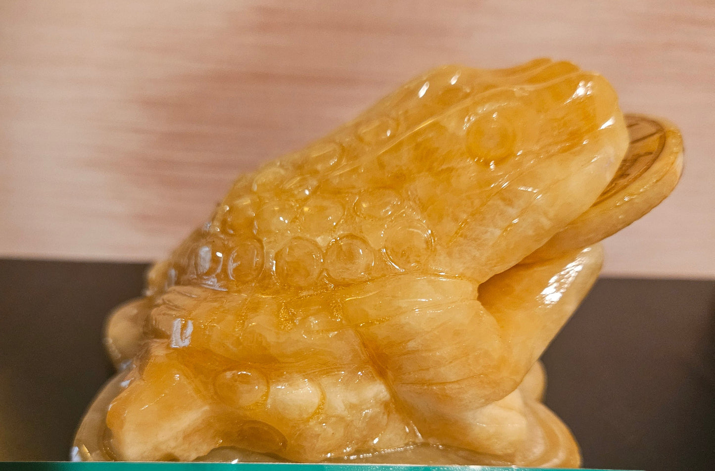 Yellow Calcite Lucky Money Frog (1)