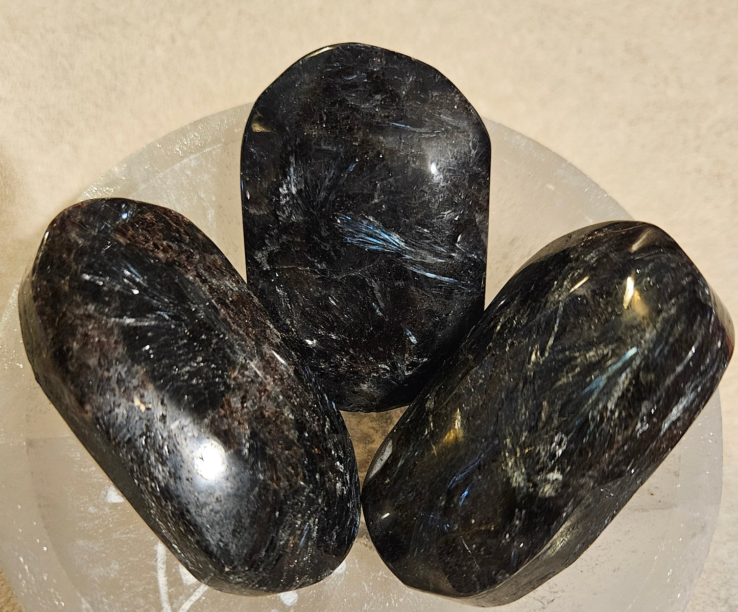 Arfvedsonite Palm Stone (M)