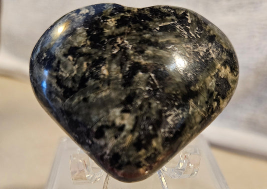 Green Flower Tourmaline Heart [2]